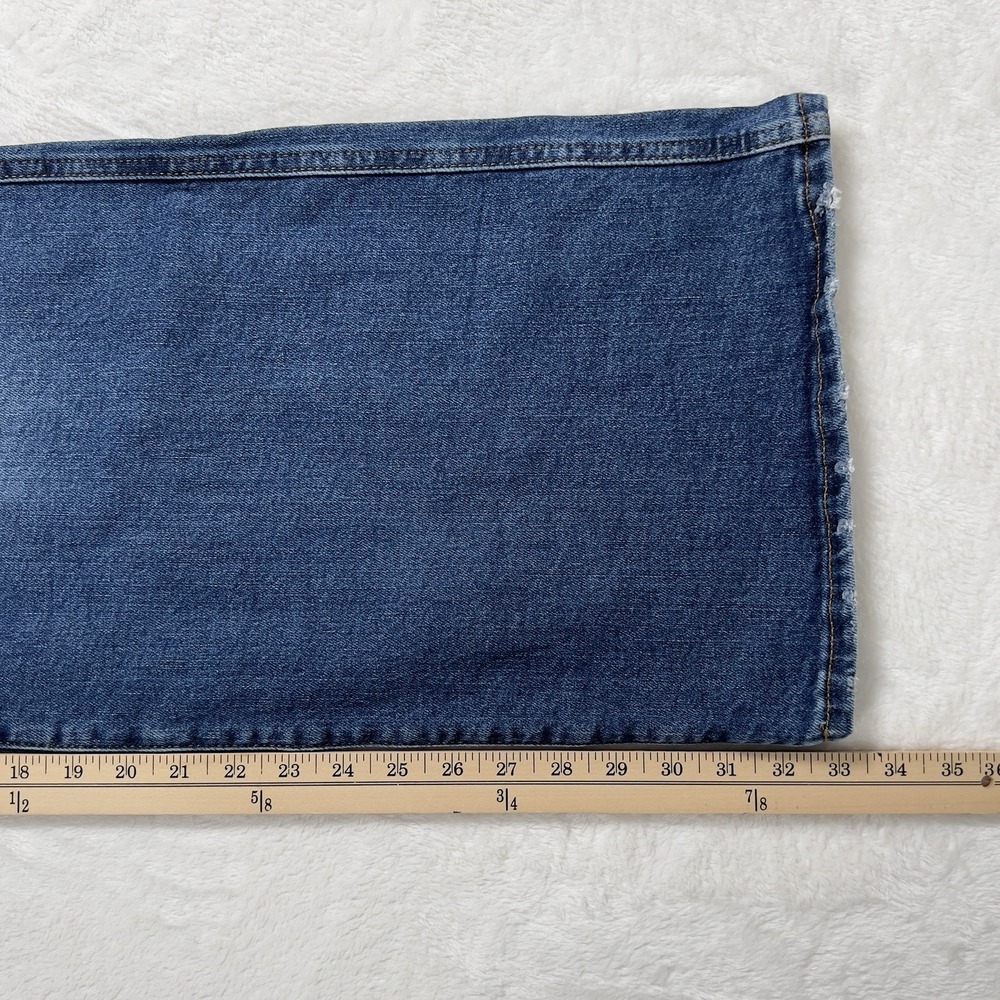 Good American High-Rise Wide-Leg Jeans in Medium Blue - Picture 14 of 15